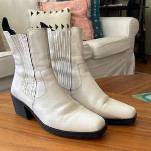 Vagabond White Boot
